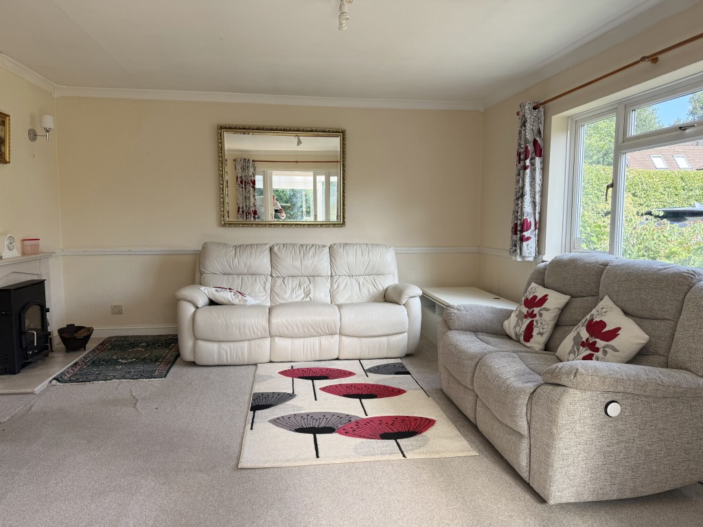 Lot: 122 - DETACHED BUNGALOW WITH ROOF CONVERSION AND POTENTIAL - Ground floor lounge with front facing window